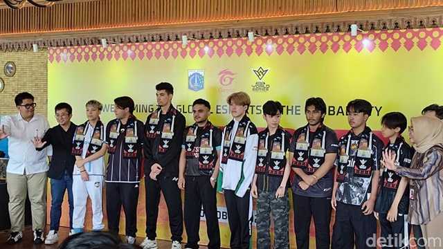 FFWS Global Finals 2025: Evos Divine & RRQ Kazu Siap Rebut Gelar Juara Dunia