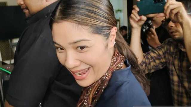 Franka Franklin Dampingi Nadiem di Kejari, Ungkap Kondisi Pasca-Operasi