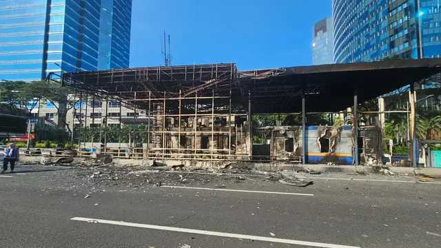 Demo Ricuh di Jakarta, 7 Gerbang Tol Dibakar Massa