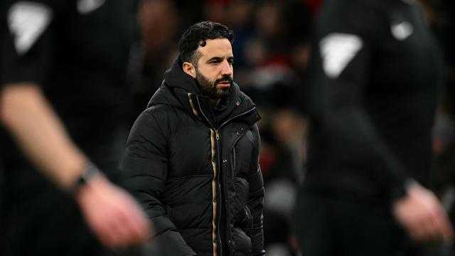 Kontroversi Ruben Amorim: Ganti Penyerang dengan Bek Saat MU Butuh Gol