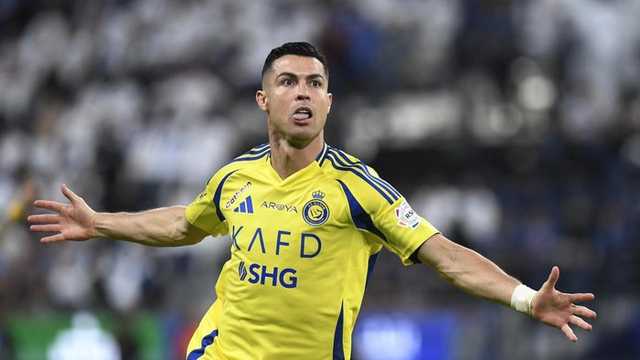 Cristiano Ronaldo 
Pecahkan Rekor, Cetak Gol ke-950 Saat Al Nassr Menang