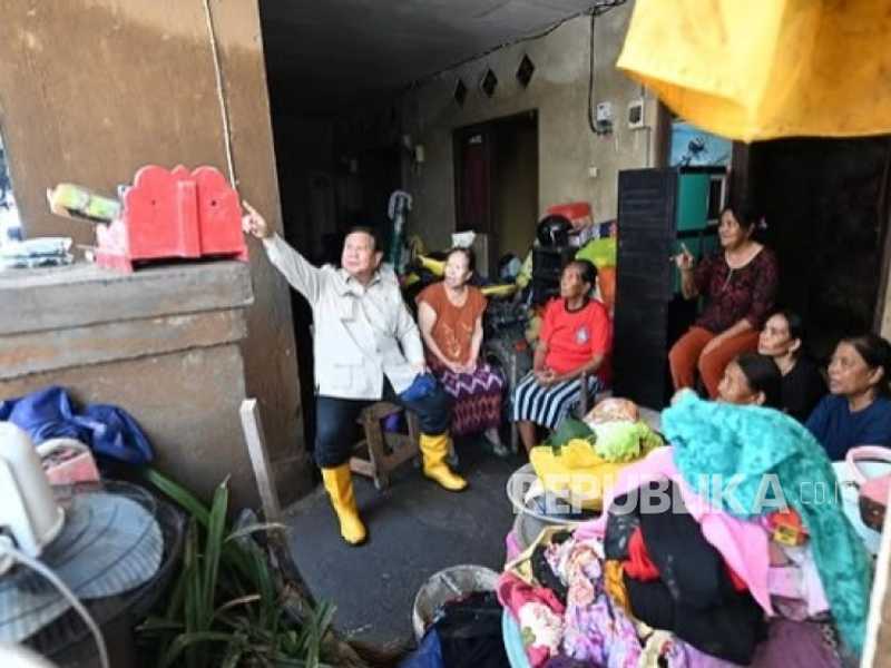 Presiden Prabowo kunjungi korban banjir Bali, dengar kisah selamat
