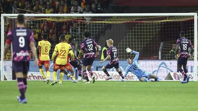 Calvin Verdonk Debut di Ligue 1, Lille Kalah 0-3 dari Lens