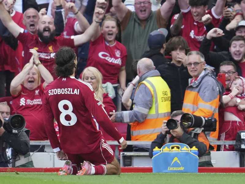 Kejutan! Szoboszlai Bek Kanan Liverpool, Gol Indahnya Bawa The Reds Puncaki Liga