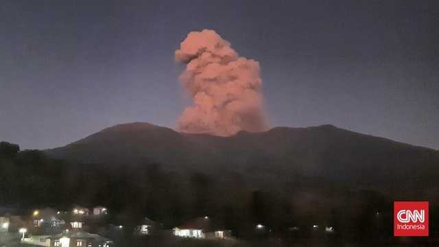Gunung Marapi Meletus Dahsyat, Kolom Abu 1,2 Km Ancam Warga Sumbar