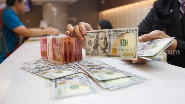 Rupiah kembali melemah terhadap dolar AS, ikuti tren Asia