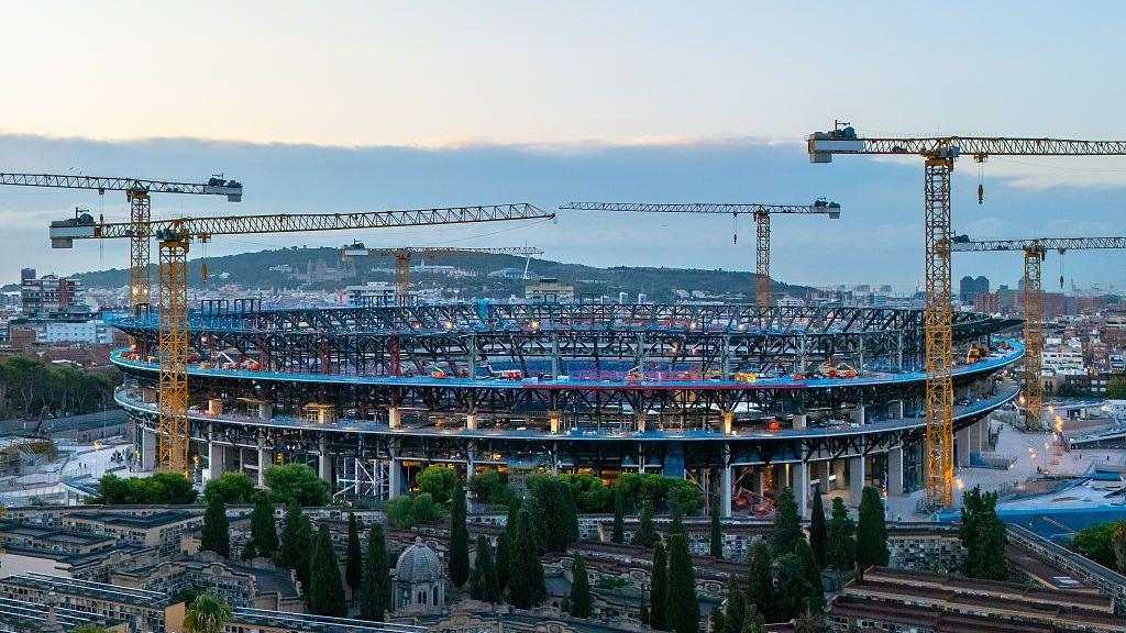 Barcelona main di stadion Johan Cruyff, Nou Camp belum siap untuk pertandingan kandang