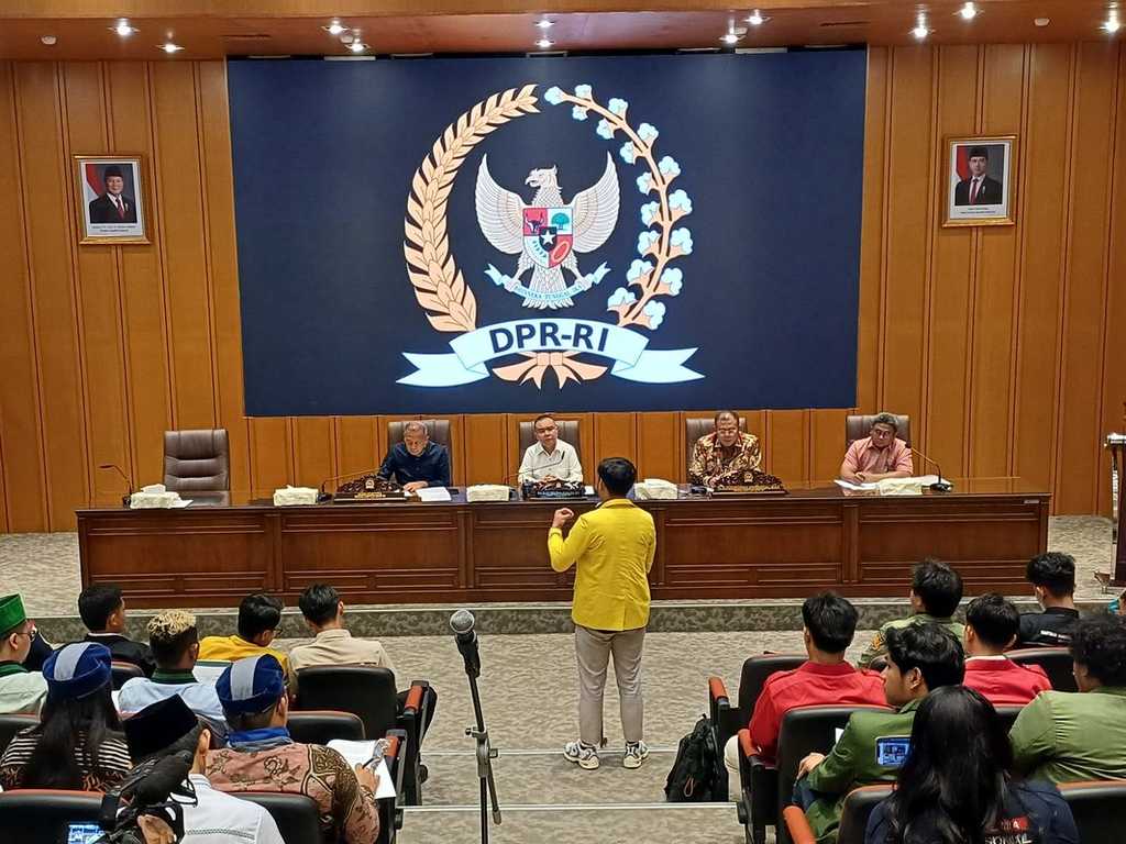 Mahasiswa Desak DPR Bentuk Tim Investigasi Independen Usut Kekerasan Aksi dan Dugaan Makar Prabowo