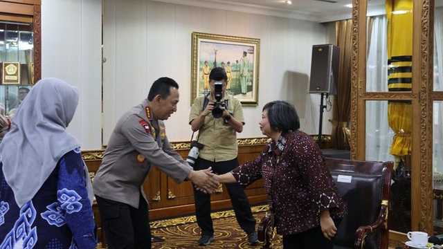 Search image article