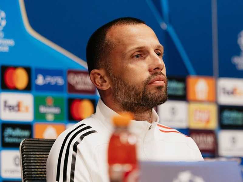 Pelatih Ajax John Heitinga girang dengar Lautaro Martinez cedera jelang laga kontra Inter