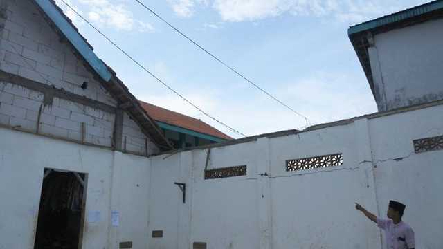 Atap Ponpes Situbondo Ambruk Dini Hari, 1 Santriwati Tewas Diduga Akibat Gempa