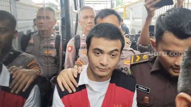 Vadel Badjideh Dituntut 12 Tahun Penjara & Denda Rp1 Miliar di Kasus Asusila Lolly
