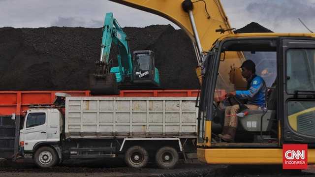 Industri Fosil Mulai Tenggelam, Energi Hijau Mendominasi Investasi Global