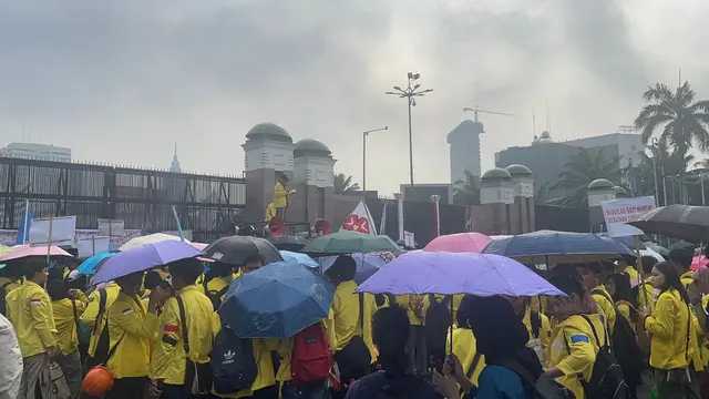 BEM UI-UIN Jakarta Demo Lanjutan di DPR, Desak Copot Menkeu Purbaya