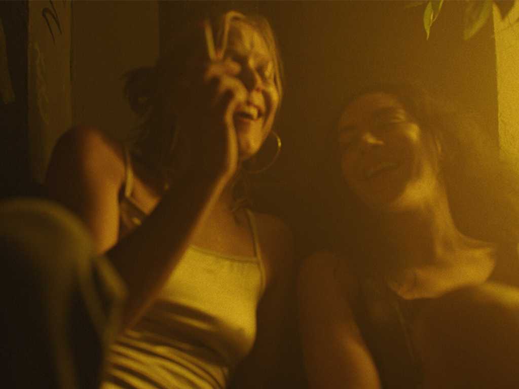 Film 'Erupcja' yang Dibintangi Charli XCX Diakuisisi untuk Rilis di AS