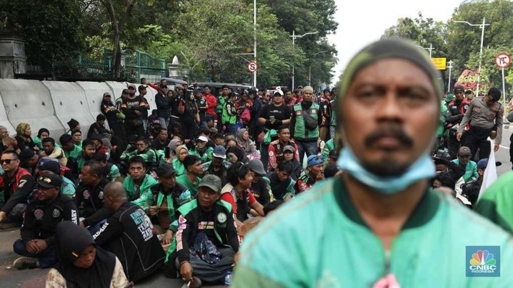 Ojol unjuk rasa besar-besaran, tuntut Prabowo copot Menhub