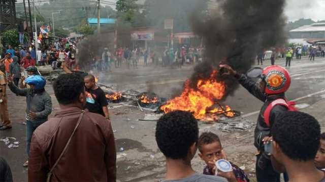 Kerusuhan di Elelim Papua, 8 Orang Terluka dan Puluhan Bangunan Hangus