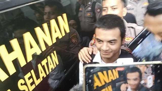 Search image article