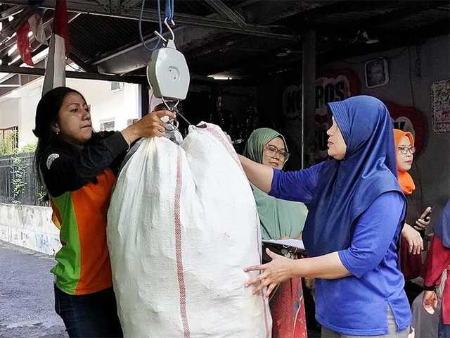 DLH DKI Jakarta Latih Pendamping, Targetkan Satu RW Satu Bank Sampah Aktif