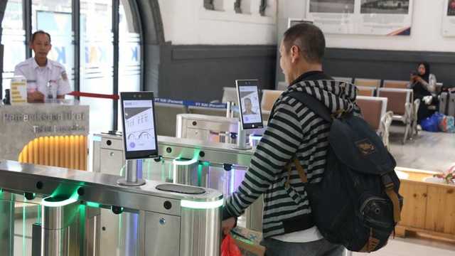 Search image article