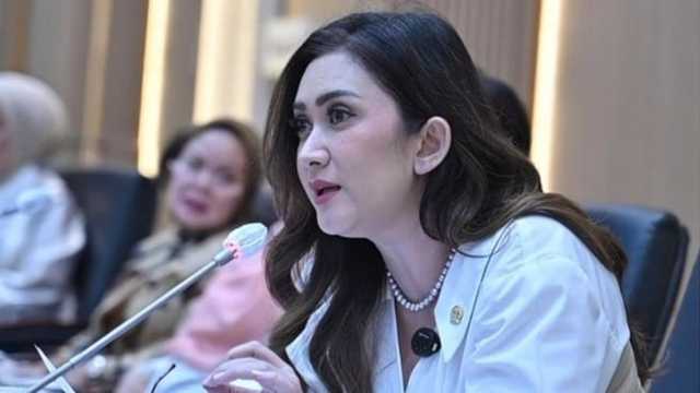 Geger! Nafa Urbach Sumbangkan Gaji DPR Rp20 M untuk Guru Hingga 2029
