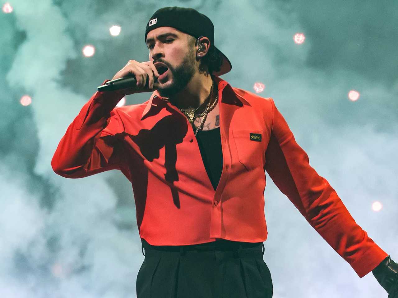 Bad Bunny akan menjadi penampil utama Super Bowl LX 2026