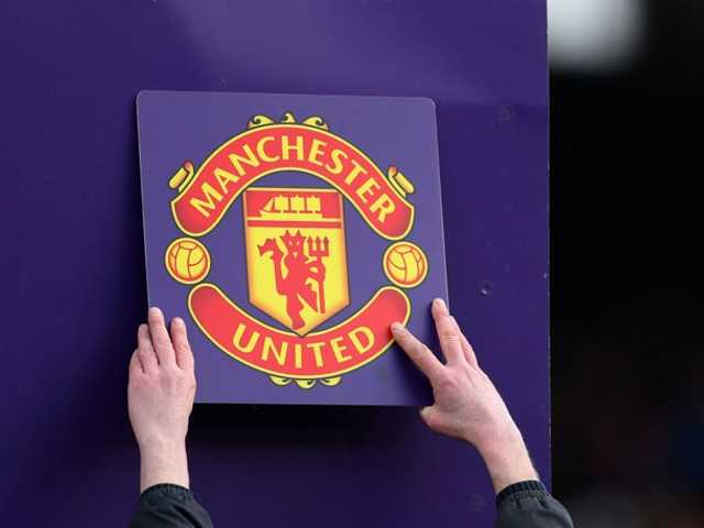 Manchester United Siap Belanja Lagi Januari 2026, Incar Gelandang Bertahan Baru!