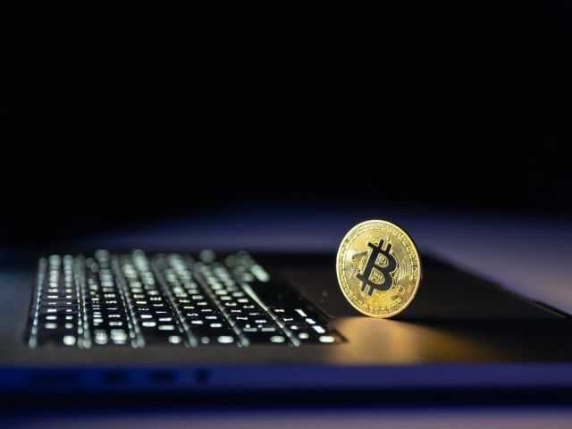Bitcoin Melemah Jelang Pertemuan The Fed dan Pembicaraan Trump-Xi