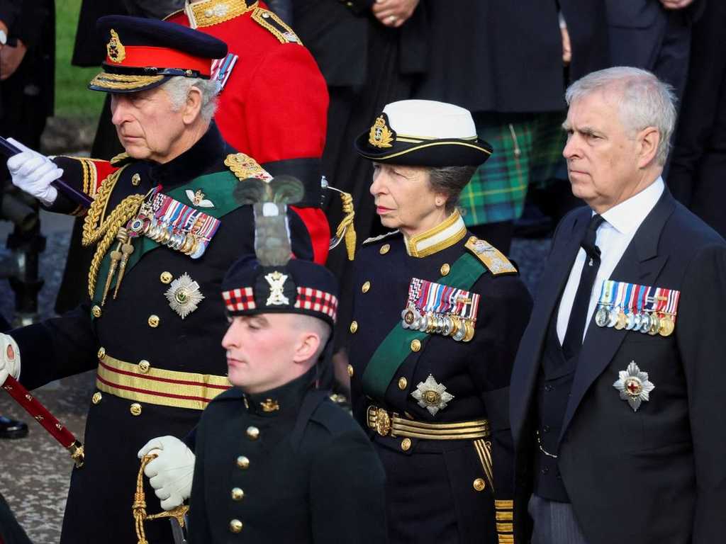 Raja Charles III Cabut Semua Gelar Pangeran Andrew, Usir dari Royal Lodge