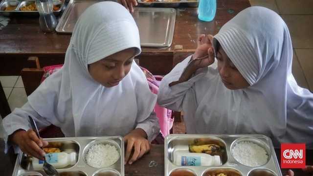 LPPOM Bongkar Dugaan Lemak Babi di Baki Makan Gratis, BPOM Temukan Logam Berat