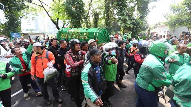 eaJ Murka Driver Ojol Tewas Dilindas Brimob, Tunda Penjualan Tiket Konser di Jakarta