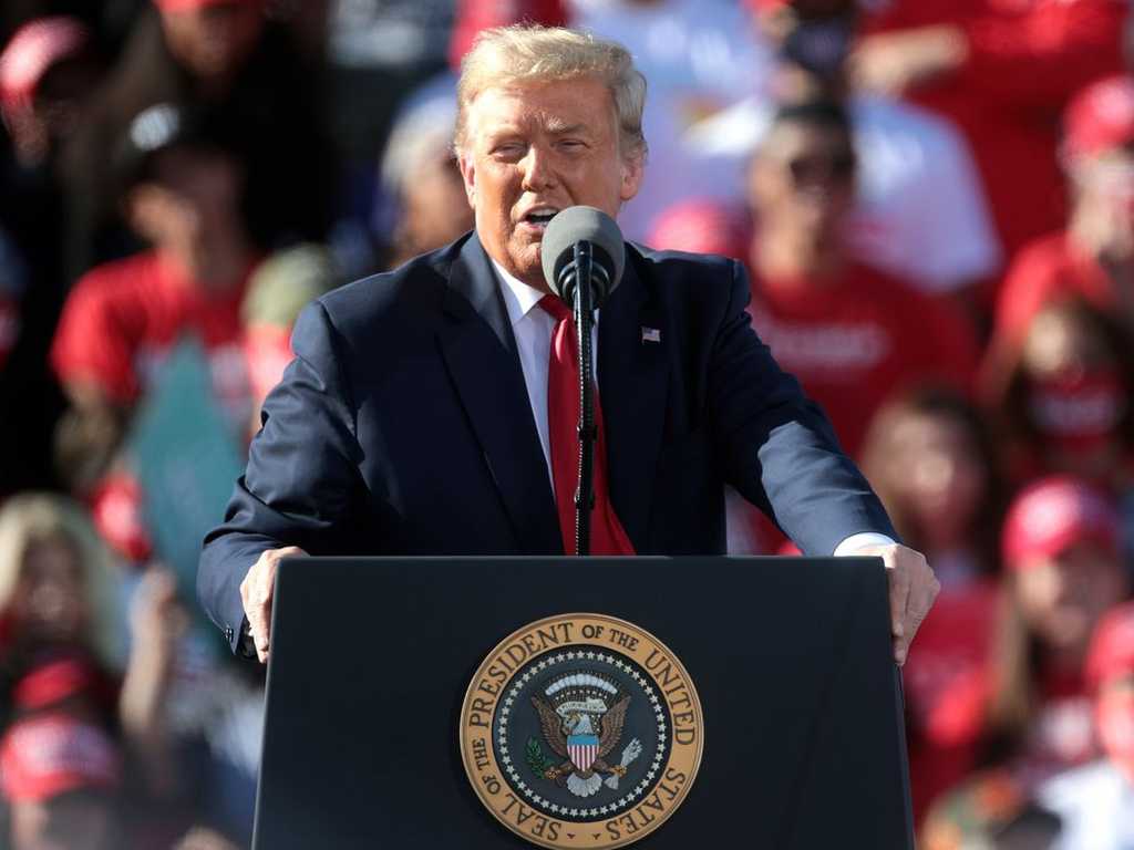 Donald Trump Isyaratkan Maju Presiden Lagi, Langgar Konstitusi AS