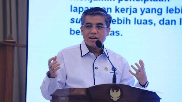 Menaker Yassierli: Bonus Demografi Indonesia Butuh Tenaga Kerja Produktif