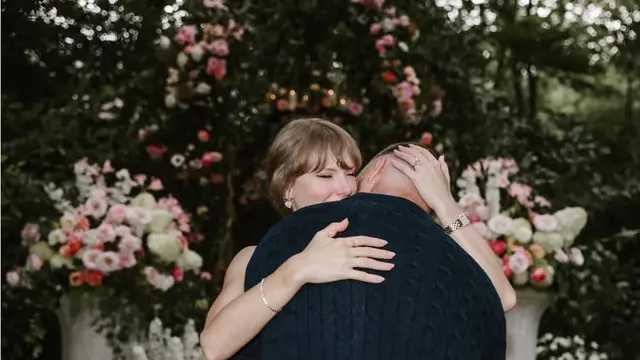Taylor Swift & Travis Kelce Pecahkan Rekor Instagram dengan Pengumuman Tunangan