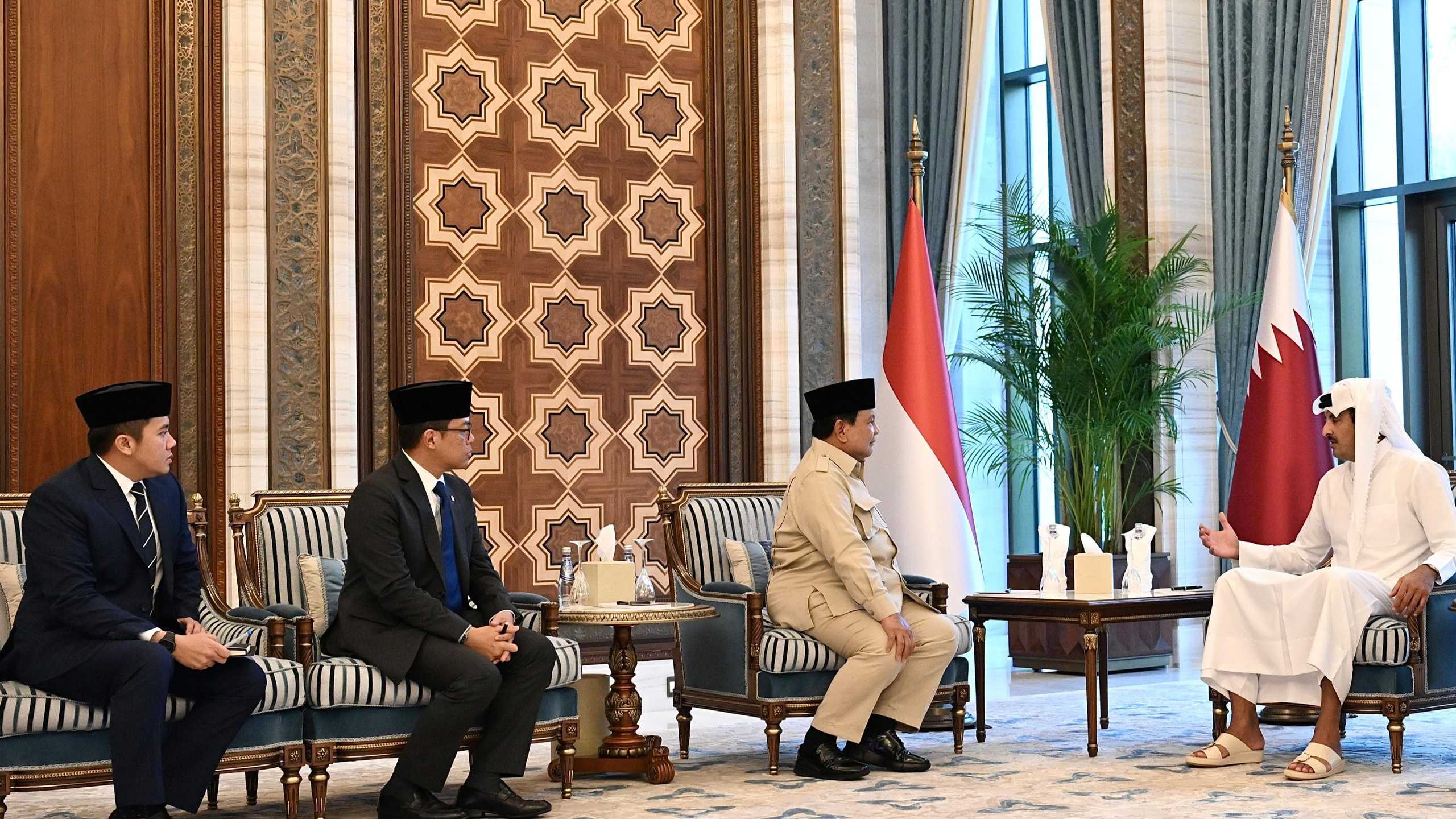 Prabowo tiba di Abu Dhabi, bahas kemitraan strategis dengan Presiden MBZ