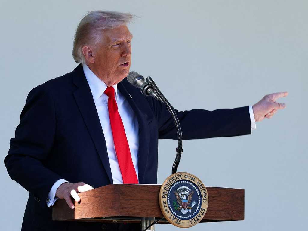 Trump Lunak Soal Sanksi, Iran Minta Pencabutan?