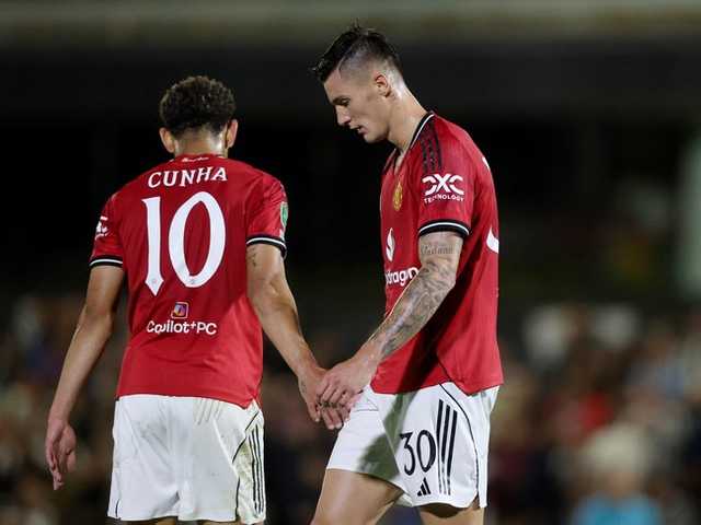 MU Tersingkir Dramatis dari Carabao Cup, Phil Jones: Setan Merah Lumpuh!
