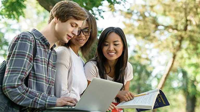 Dekan UPNVJ Dorong Mahasiswa Manfaatkan AI, Google Tawarkan Akses Gratis