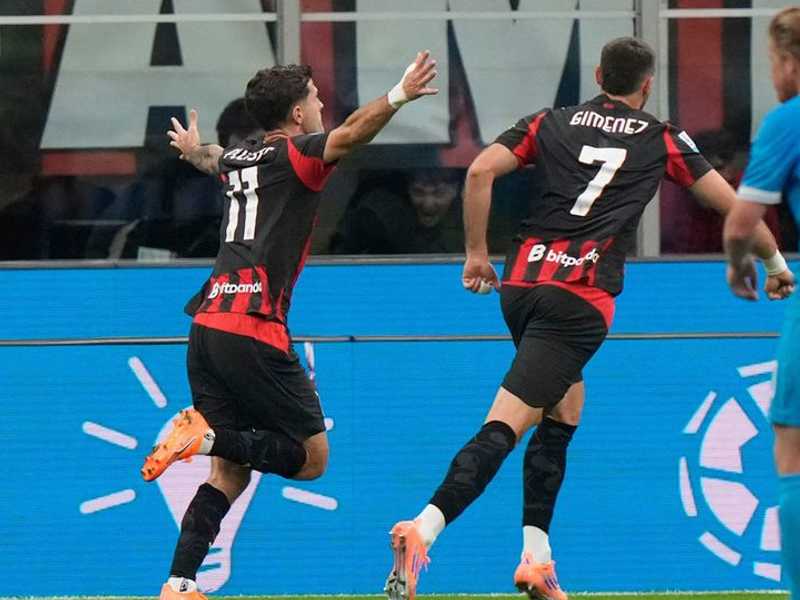 Pulisic gemilang, AC Milan taklukkan Napoli 2-1 meski 10 pemain