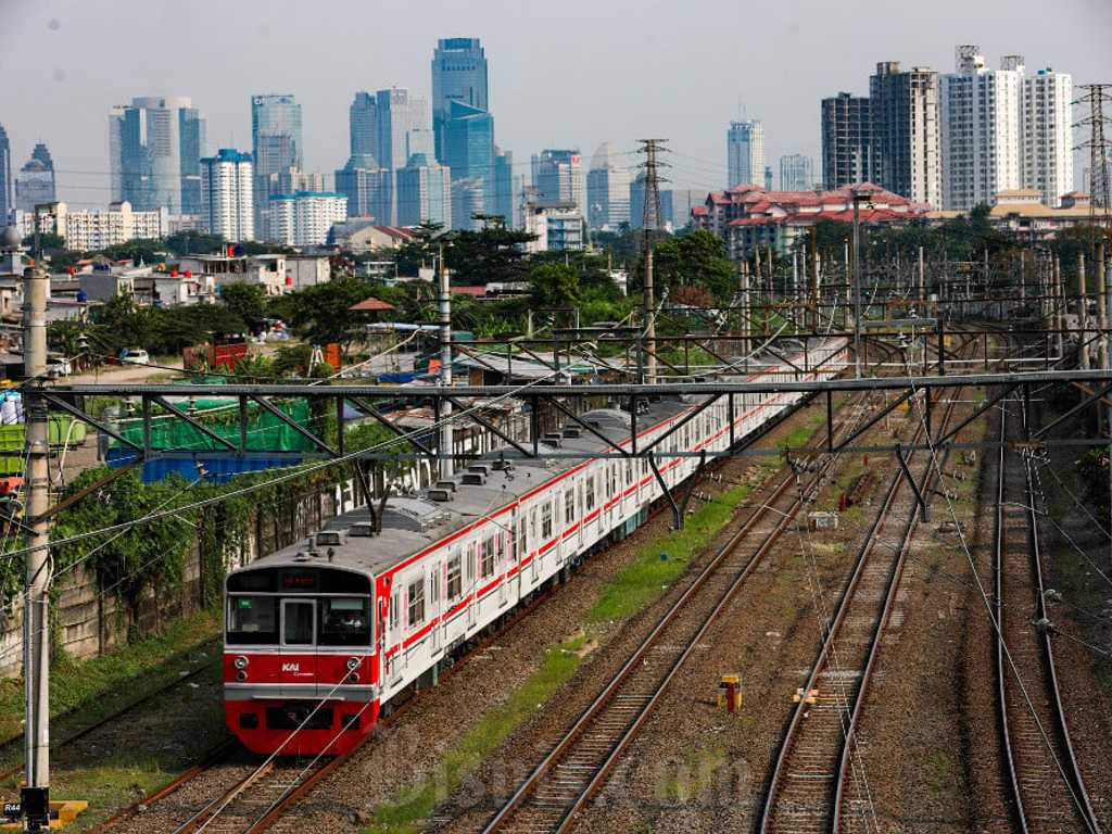KAI Commuter pastikan layanan normal di tengah demo ojol