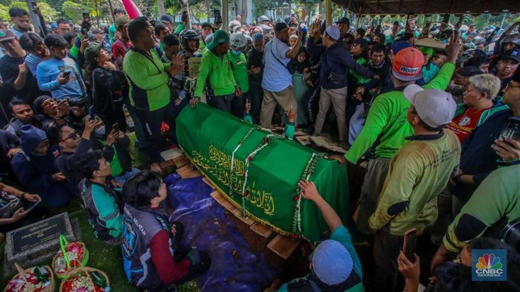 GoTo & Grab Janji Bantuan Penuh ke Keluarga Driver Ojol Tewas Dilindas Rantis Brimob