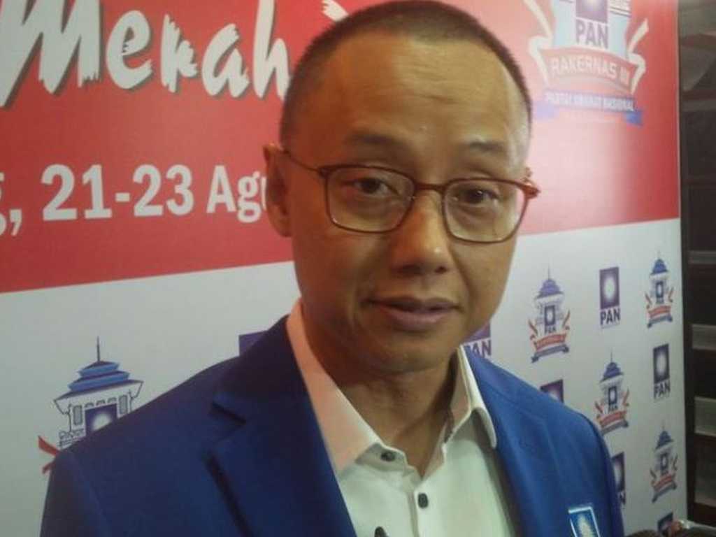 Wakil Ketua Umum PAN Eddy Soeparno sambut baik usulan satu akun medsos