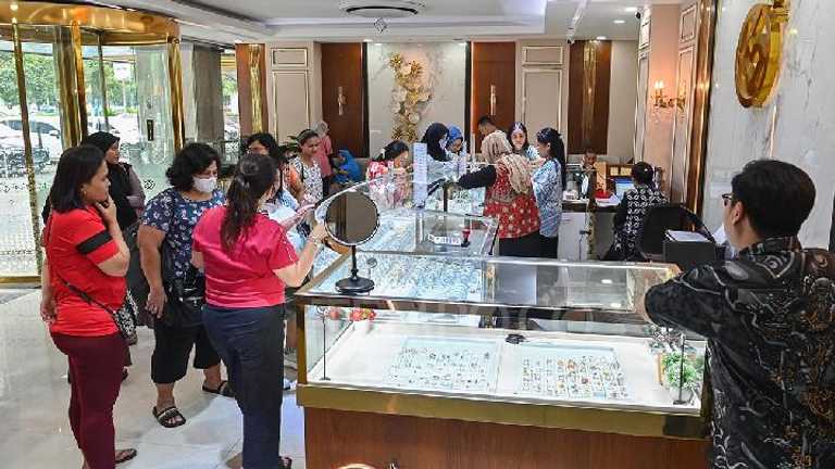 Harga Emas Antam Melejit Tembus Rp 2 Juta, Naik Rp 9 Ribu Hari Ini!