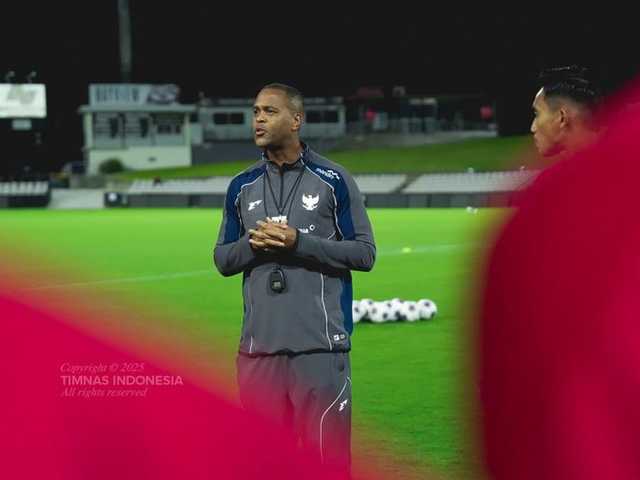 Aksi Kluivert Tak Sapa Suporter Dikecam, Desakan Pemecatan Menguat
