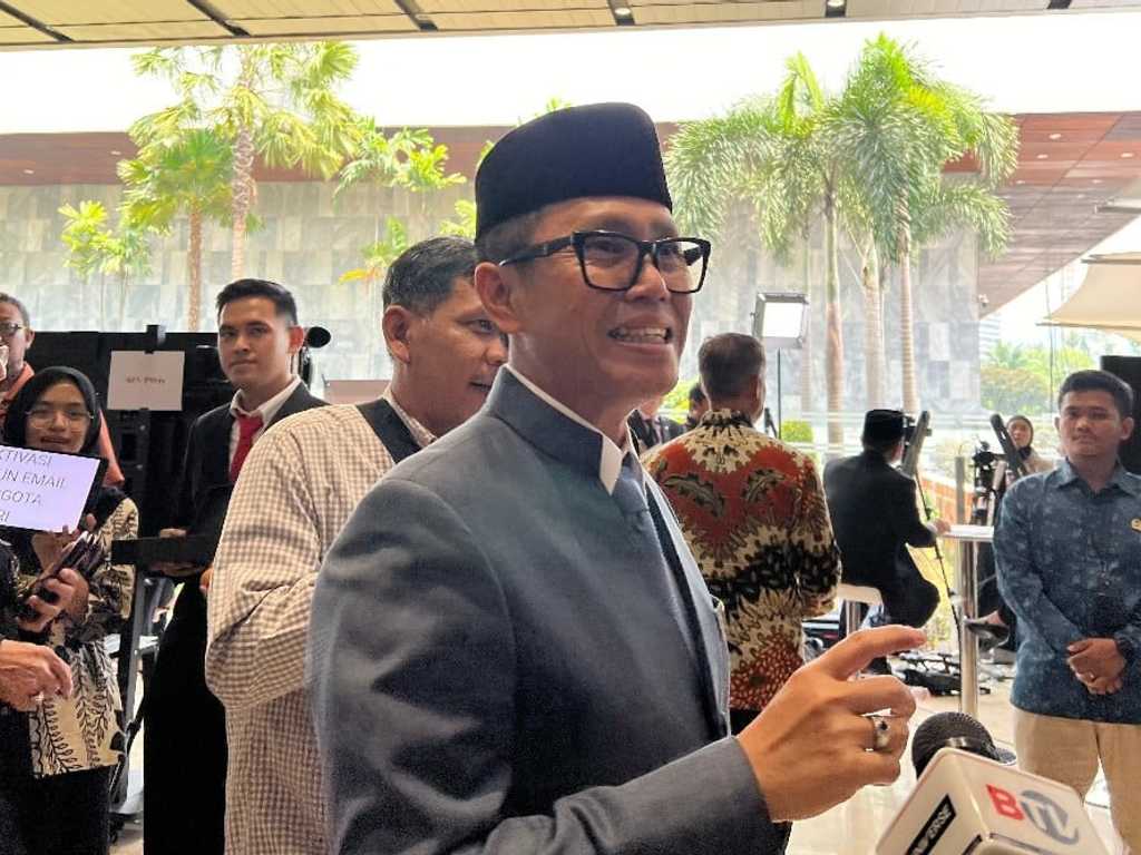Eko Patrio Minta Maaf, Akui Liburan ke China Picu Kemarahan Publik & Korban Demo