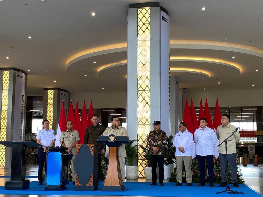 Prabowo Tantang Dirut KAI: Selesaikan KRL Baru dalam Setahun, Dana Rp5 T Siap!