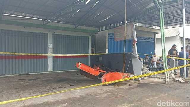 Kompresor Bengkel Meledak di Blitar, Pemilik Tewas Terpental 6,8 Meter