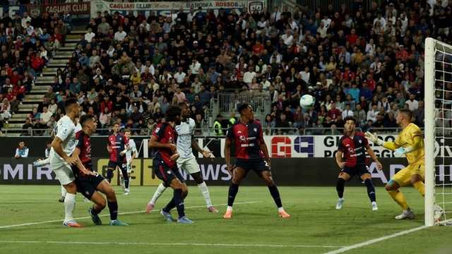 Inter Milan kalahkan Cagliari 2-0 di Liga Italia