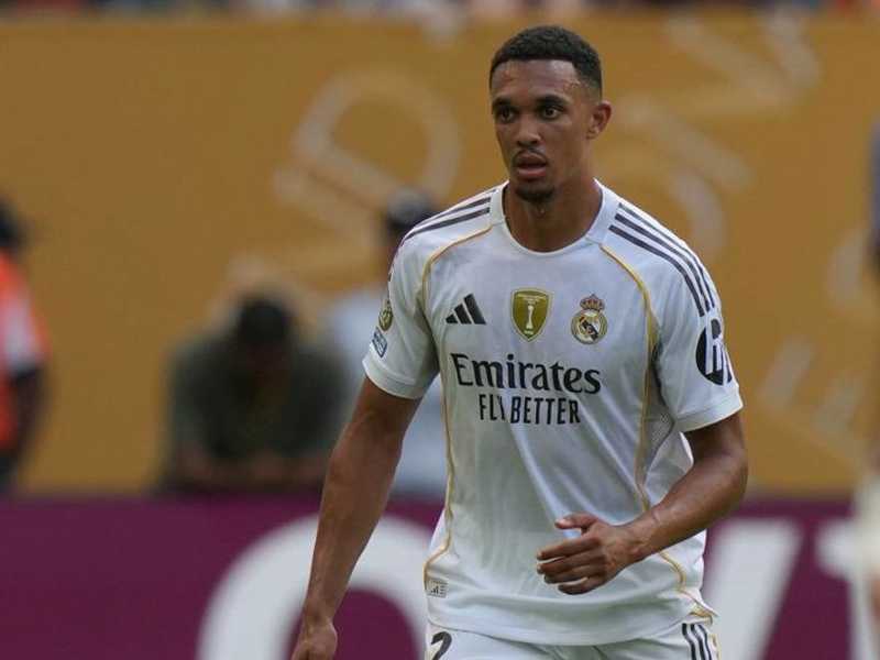 Trent Alexander-Arnold cedera hamstring, Real Madrid ketar-ketir di Liga Champions