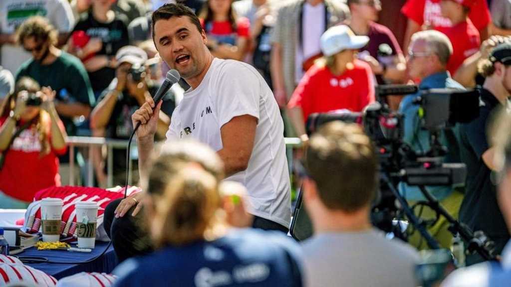 Charlie Kirk, sekutu Trump, tewas ditembak sniper saat bicara di kampus